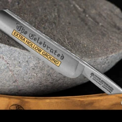 Boker "The Celebrated" Olive Razor -Outdoor Equipment 140327.2 81166.1651675341.1280.1280 92527.1651675363