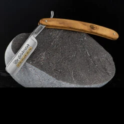 Boker "The Celebrated" Olive Razor -Outdoor Equipment 140327 53678.1651675341.1280.1280 91505.1651675363