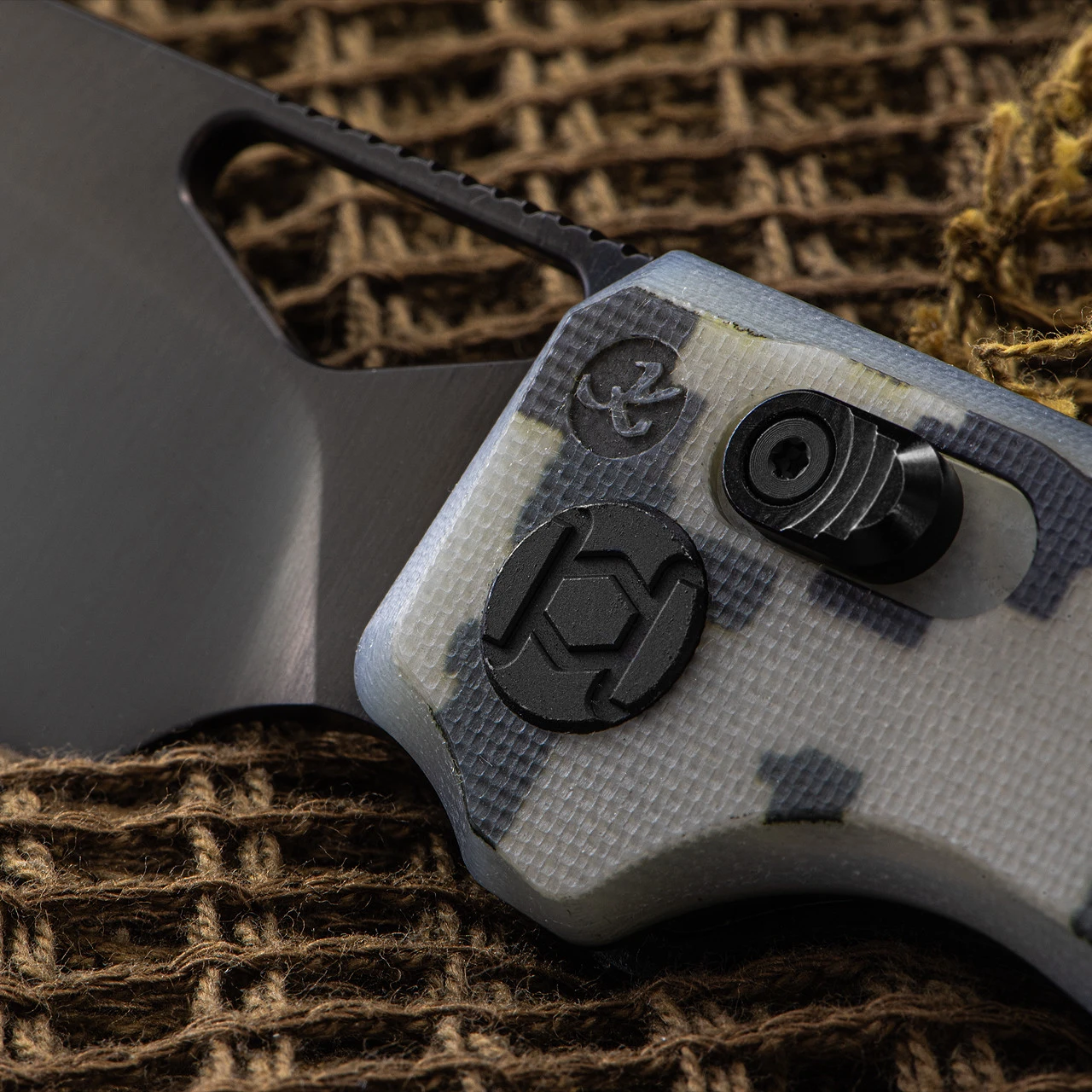 Kunwu Pulsar G10 Camo Folding Knife 3 Kunwu Pulsar G10 Camo Folding Knife