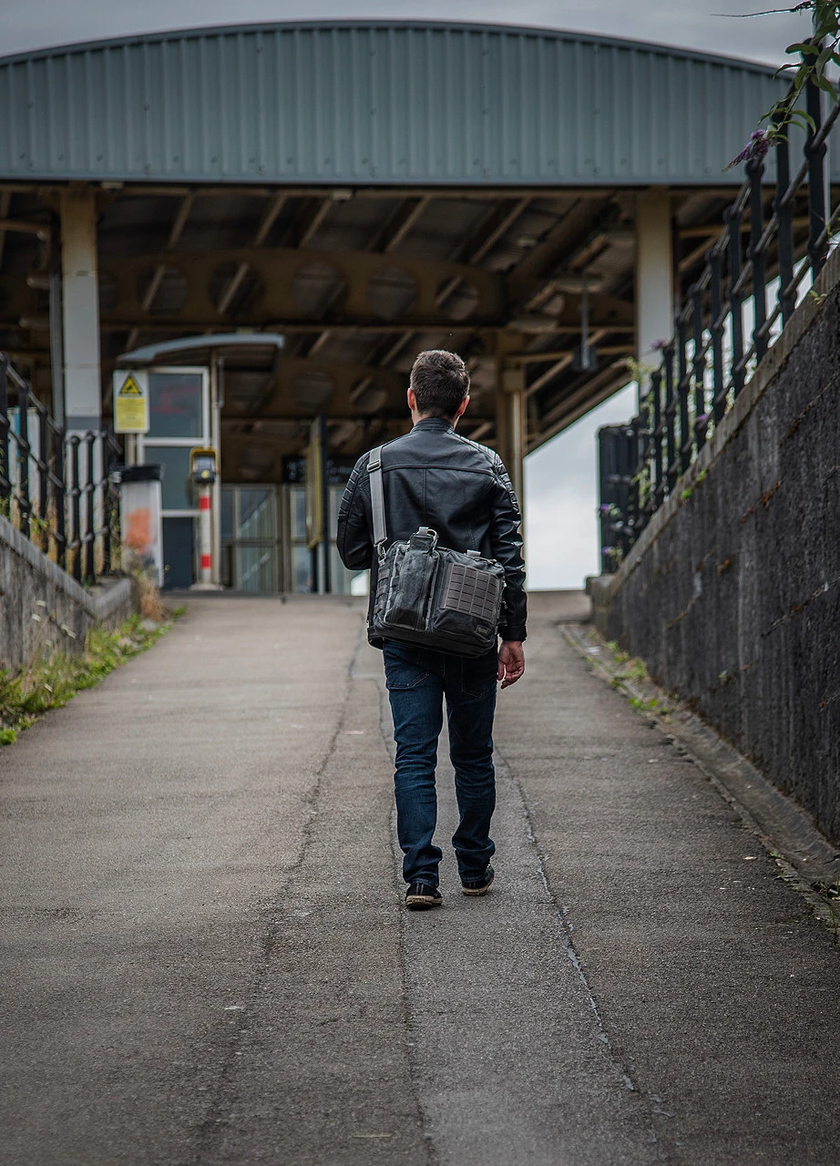 Magforce Recruit Briefcase Waxed Canvas 5 Magforce Recruit Briefcase Waxed Canvas - Image 3