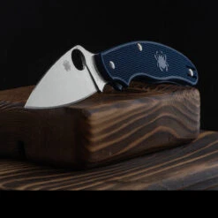 Spyderco UK Penknife Lightweight Dark Blue CPM SPY27 -Outdoor Equipment SC94PCBLdet4 21728.1694442613