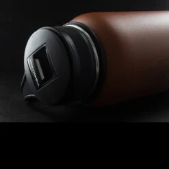 TAD Edition Earthwell 32oz Insulated Sierra Red -Outdoor Equipment TAD EAR 32 TOP SKU REDdet3 30644.1640873567.1280.1280 20298.1640874400