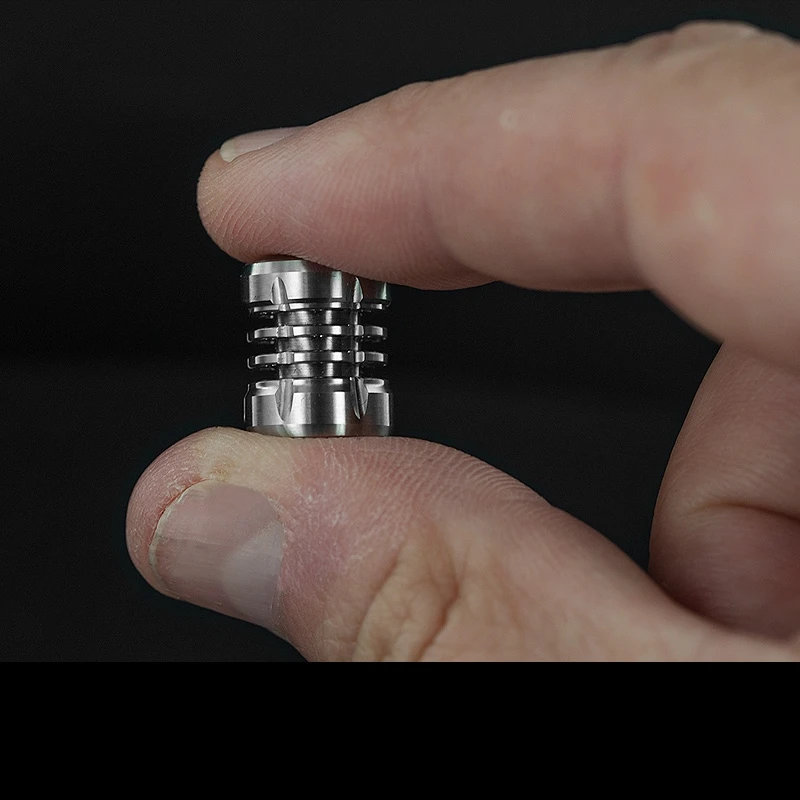 RovyVon Walker Titanium Pendant 3 Tritium Vials 3 RovyVon Walker Titanium Pendant 3 Tritium Vials